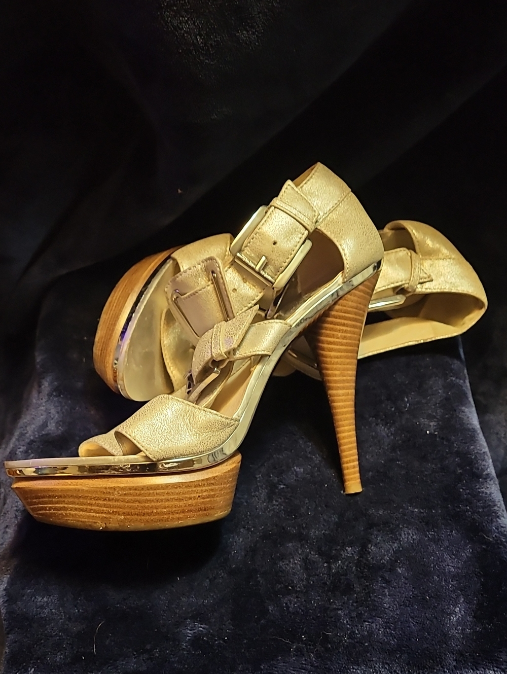 MICHAEL Michael Kors Gold Metallic Platform Heel Sandals